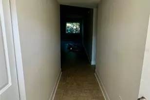 4570 Overlook Dr NE, Saint Petersburg, FL 33703 - Photo 4