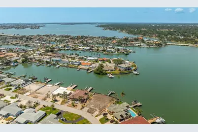 7821 3rd Avenue S, Saint Petersburg, FL 33707 - Photo 16