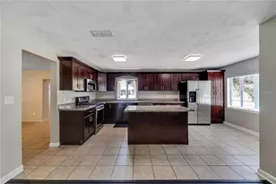 6110 N Suwanee Ave, Tampa, FL 33604 - Photo 12