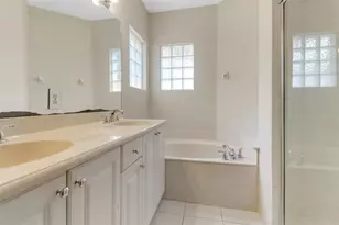 1330 Mariposa Cir, Naples, FL 34105 - Photo 2