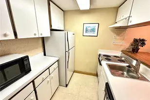 36750 US 19 Hwy N, Palm Harbor, FL 34684 - Photo 10