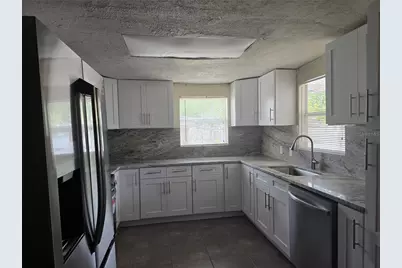 7307 50th Avenue N, Saint Petersburg, FL 33709 - Photo 4