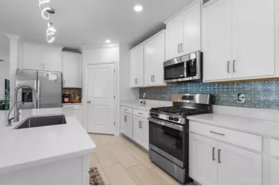 17222 Holly Well Avenue, Wimauma, FL 33598 - Photo 8