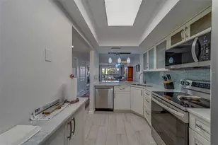 11650 Capri Cir S, Treasure Island, FL 33706 - Photo 10