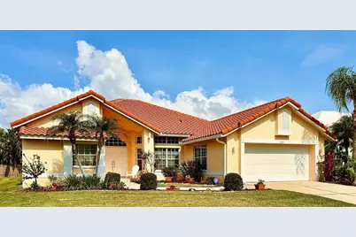 5001 Queen Palm Terrace NE, Saint Petersburg, FL 33703 - Photo 2