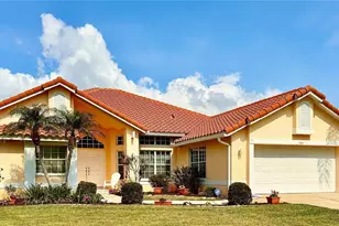 5001 Queen Palm Terrace NE, Saint Petersburg, FL 33703 - Photo 2