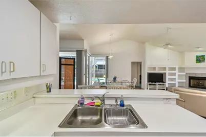 5001 Queen Palm Terrace NE, Saint Petersburg, FL 33703 - Photo 42