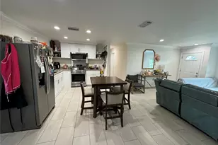 7102 Reindeer Rd, Tampa, FL 33619 - Photo 8