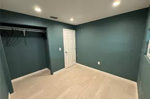 7102 Reindeer Rd, Tampa, FL 33619 - Photo 12