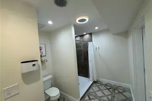 7102 Reindeer Rd, Tampa, FL 33619 - Photo 14