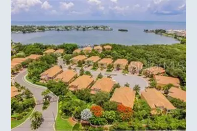 184 Banyan Bay Drive, Saint Petersburg, FL 33705 - Photo 2