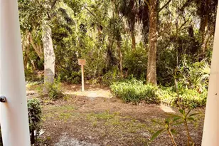184 Banyan Bay Dr, Saint Petersburg, FL 33705 - Photo 10