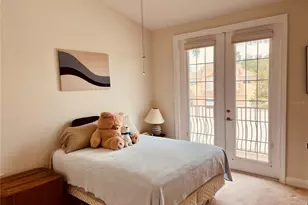 184 Banyan Bay Dr, Saint Petersburg, FL 33705 - Photo 32