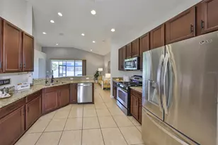 11408 Coventry Grove Cir, Lithia, FL 33547 - Photo 22