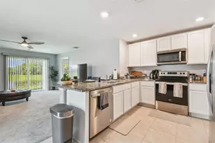 36673 Spanish Rose Dr, Dade City, FL 33525 - Photo 4