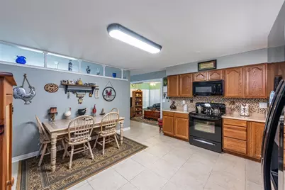 906 Hacienda Dr, Sun City Center, FL 33573 - Photo 6