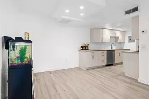 8921 Blind Pass Rd, Saint Pete Beach, FL 33706 - Photo 10