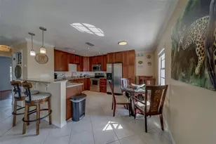 5196 Beach Dr SE, Saint Petersburg, FL 33705 - Photo 8