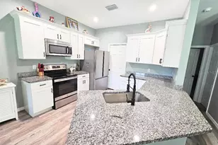 37230 Poinsettia Ave, Dade City, FL 33525 - Photo 4