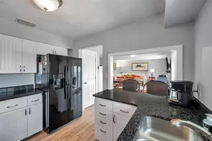 5260 Coquina Key Dr SE, Saint Petersburg, FL 33705 - Photo 16