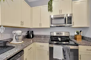 842 Tennyson Mill Cir, Tampa, FL 33619 - Photo 12