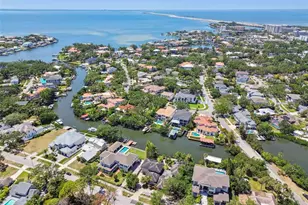 405 S Shore Crest Dr, Tampa, FL 33609 - Photo 2