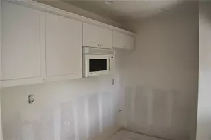 420 Moorings Cove Dr, Tarpon Springs, FL 34689 - Photo 10