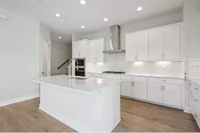 35617 Stableton Lane, Zephyrhills, FL 33541 - Photo 2