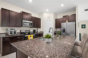 742 8th St NW, Ruskin, FL 33570 - Photo 4