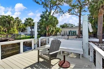 3800 Shore Acres Boulevard NE, Saint Petersburg, FL 33703 - Photo 12