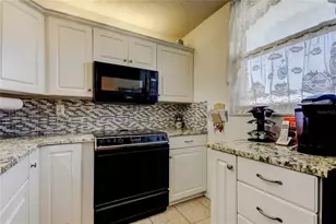 7465 Bay Island Dr S, South Pasadena, FL 33707 - Photo 12