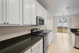 7249 Bridgeview Dr, Wesley Chapel, FL 33545 - Photo 6