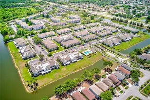 727 Kensington Lake Cir, Brandon, FL 33511 - Photo 30