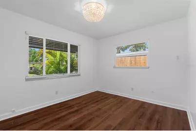 8020 24th Ave N, Saint Petersburg, FL 33710 - Photo 6