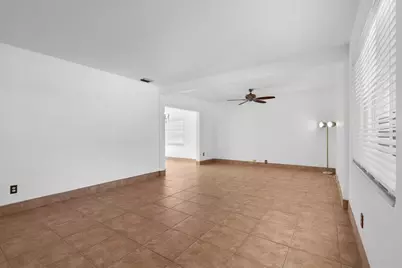 8020 24th Ave N, Saint Petersburg, FL 33710 - Photo 4