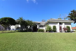 137 Woodcreek Dr E, Safety Harbor, FL 34695 - Photo 1