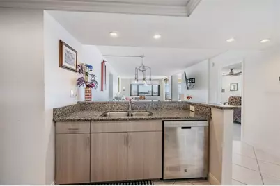 6322 Palma Del Mar Boulevard S #1107, Saint Petersburg, FL 33715 - Photo 10