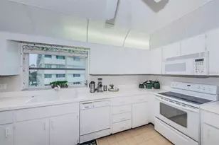 100 Bluff View Dr, Belleair Bluffs, FL 33770 - Photo 20