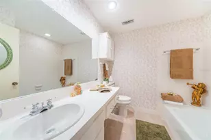 100 Bluff View Dr, Belleair Bluffs, FL 33770 - Photo 24