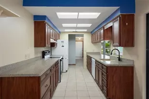 8332 Berkeley Manor Blvd, Spring Hill, FL 34606 - Photo 16