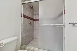 5052 Sunridge Palms Dr, Tampa, FL 33617 - Photo 22