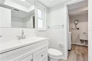 315 Dorchester Dr, Venice, FL 34293 - Photo 18