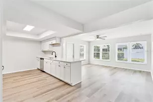 315 Dorchester Dr, Venice, FL 34293 - Photo 2