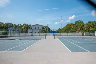 6817 Stonesthrow Cir N, Saint Petersburg, FL 33710 - Photo 54