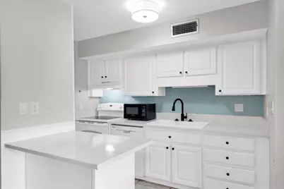 6400 46th Avenue N #203, Kenneth City, FL 33709 - Photo 8