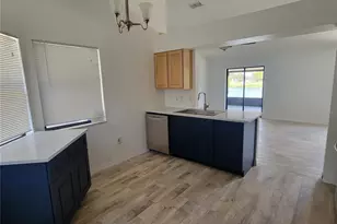 3538 65th Ave Cir E, Sarasota, FL 34243 - Photo 8