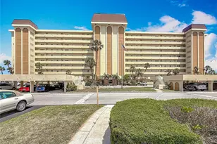 4725 Cove Cir, Saint Petersburg, FL 33708 - Photo 2