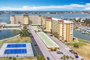 4725 Cove Cir, Saint Petersburg, FL 33708 - Photo 10