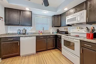 4725 Cove Cir, Saint Petersburg, FL 33708 - Photo 16