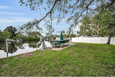 394 Georgia Avenue, Crystal Beach, FL 34681 - Photo 26